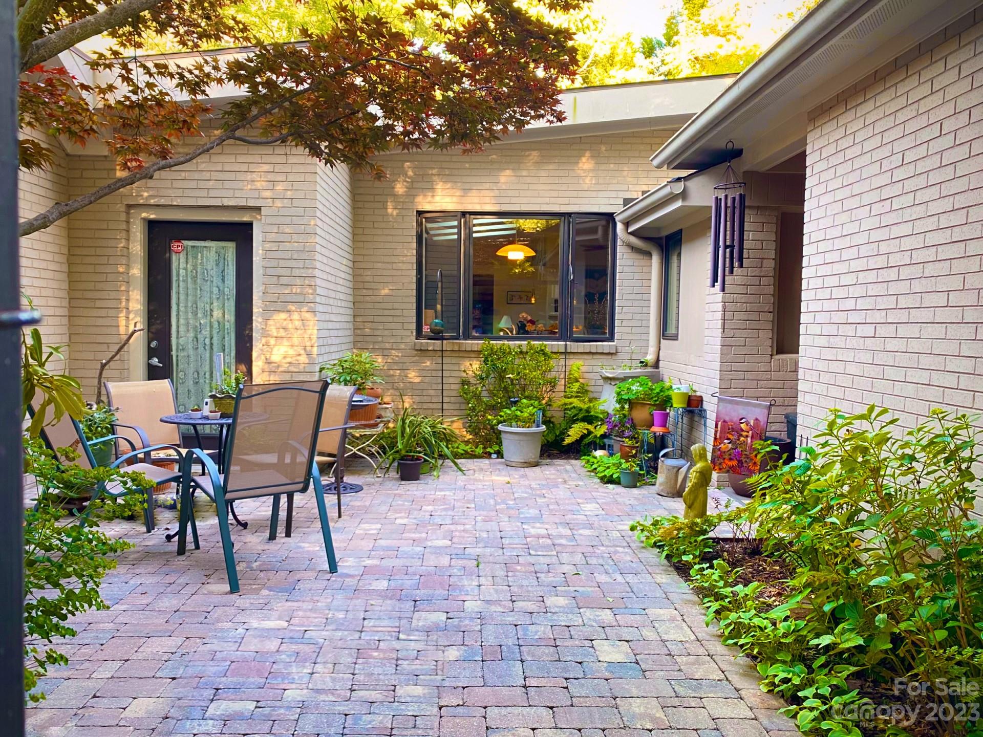 Mammoth Oaks - Residential