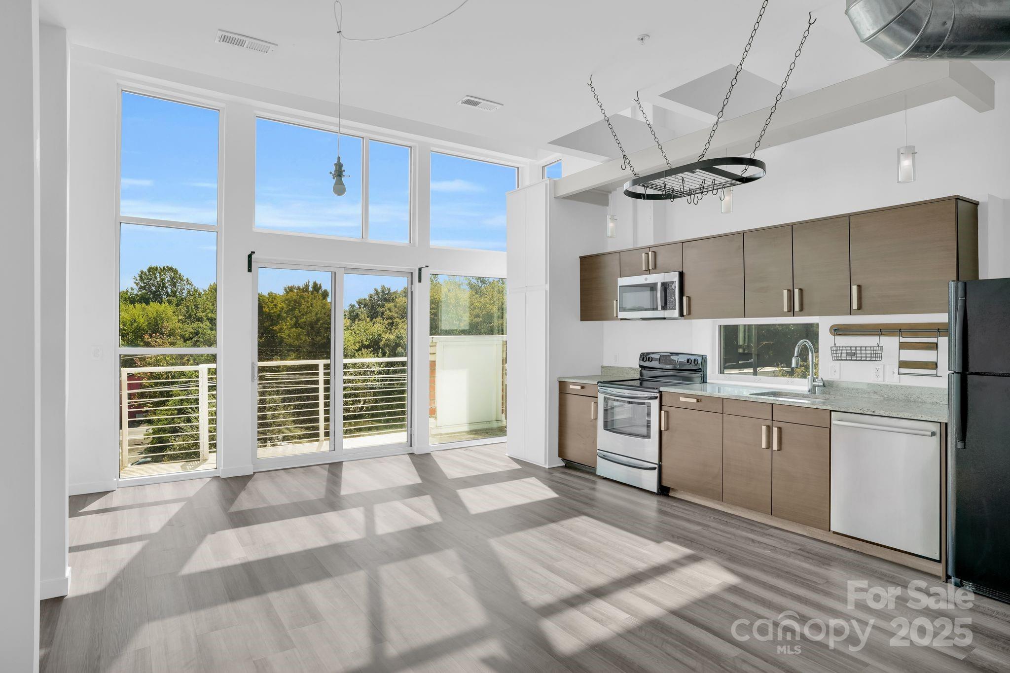 3123 N Davidson Street 313