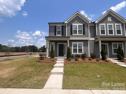 Photo of 16305 Leading Street, Charlotte, NC 28273 (MLS # 4372138)