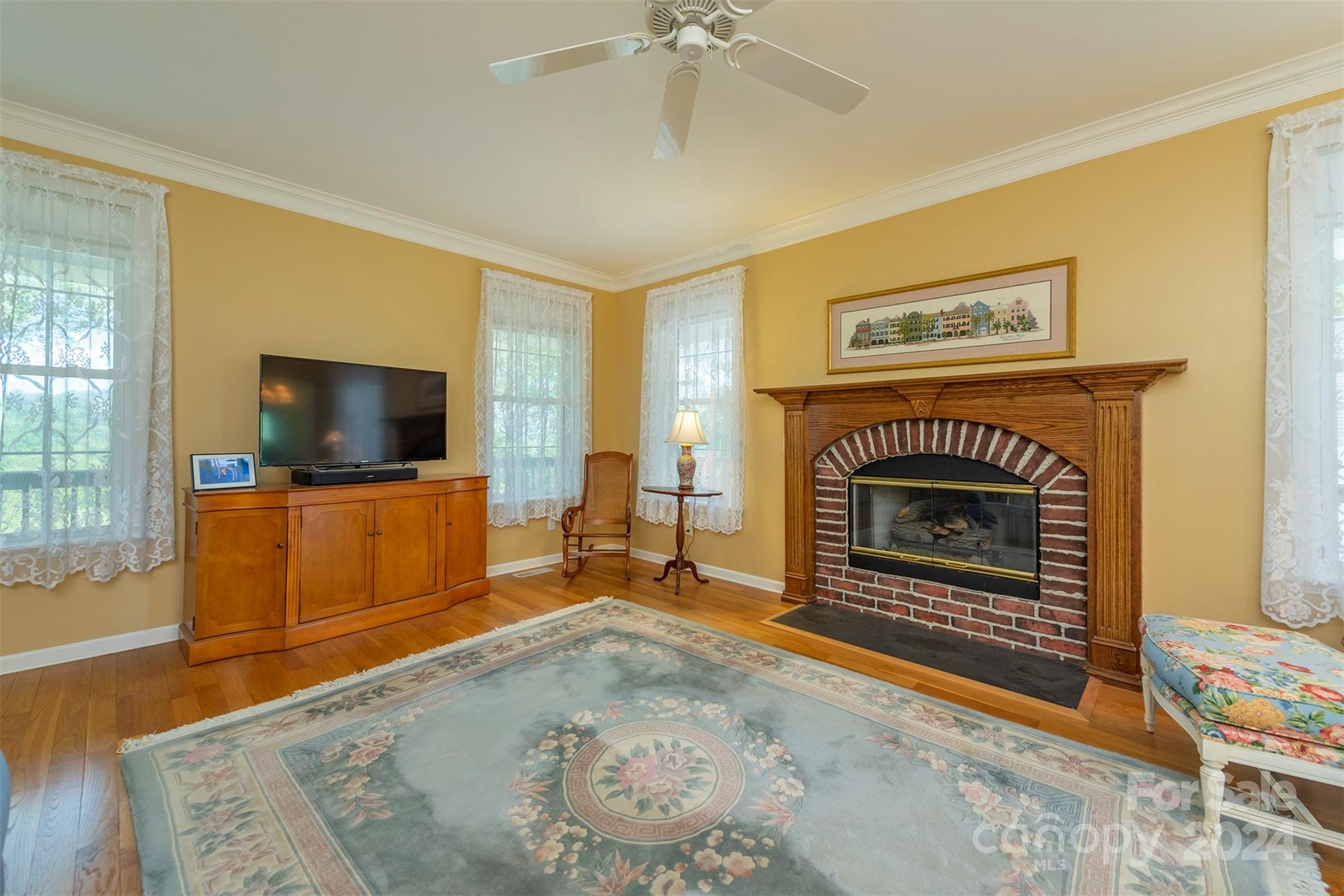 700 Cool August Heights