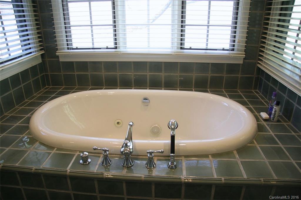 Lake Toxaway Estates - Residential