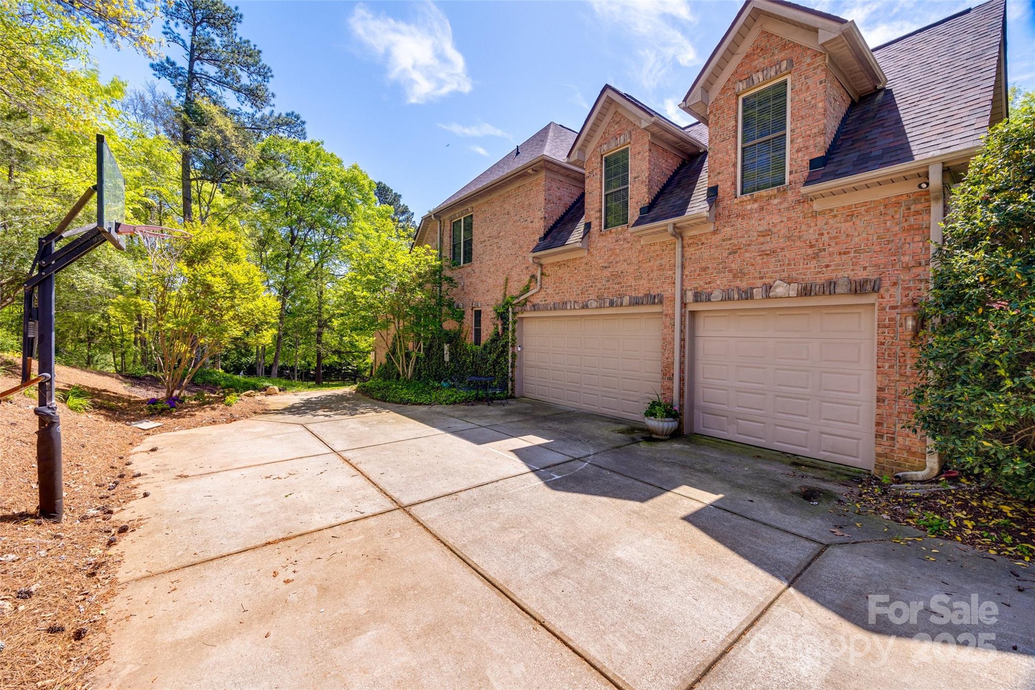 364 Stone Cliff Lane