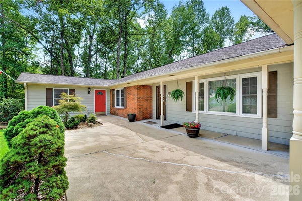 146 COBBLESTONE DR, MARION, NC 28752 - Image 265aa047cb154ef3b9ae336ea72d0a25/1244962276