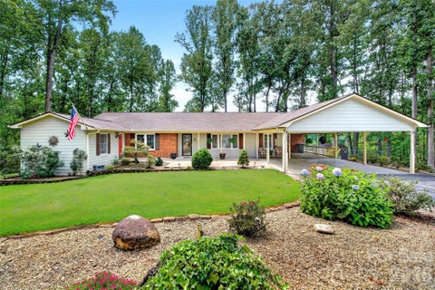 Photo of 146 Cobblestone Drive, Marion, NC 28752 (MLS # 4420822)