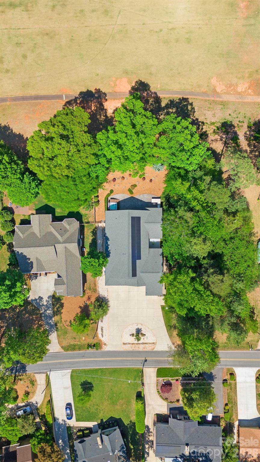 2917 Lake Shore Road S