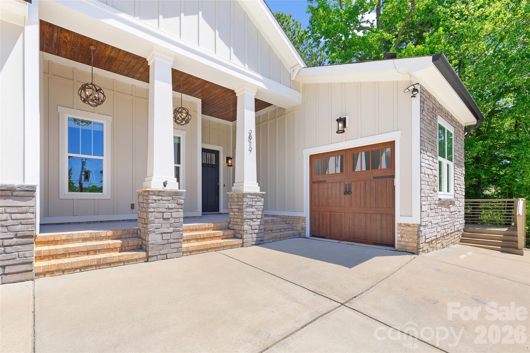 2917 Lake Shore Road S