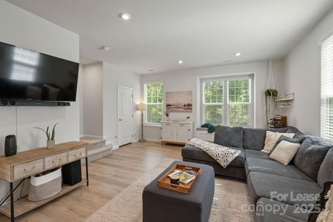 Photo of 4113 Edenborn Lane, Charlotte, NC 28208 (MLS # 4327876)