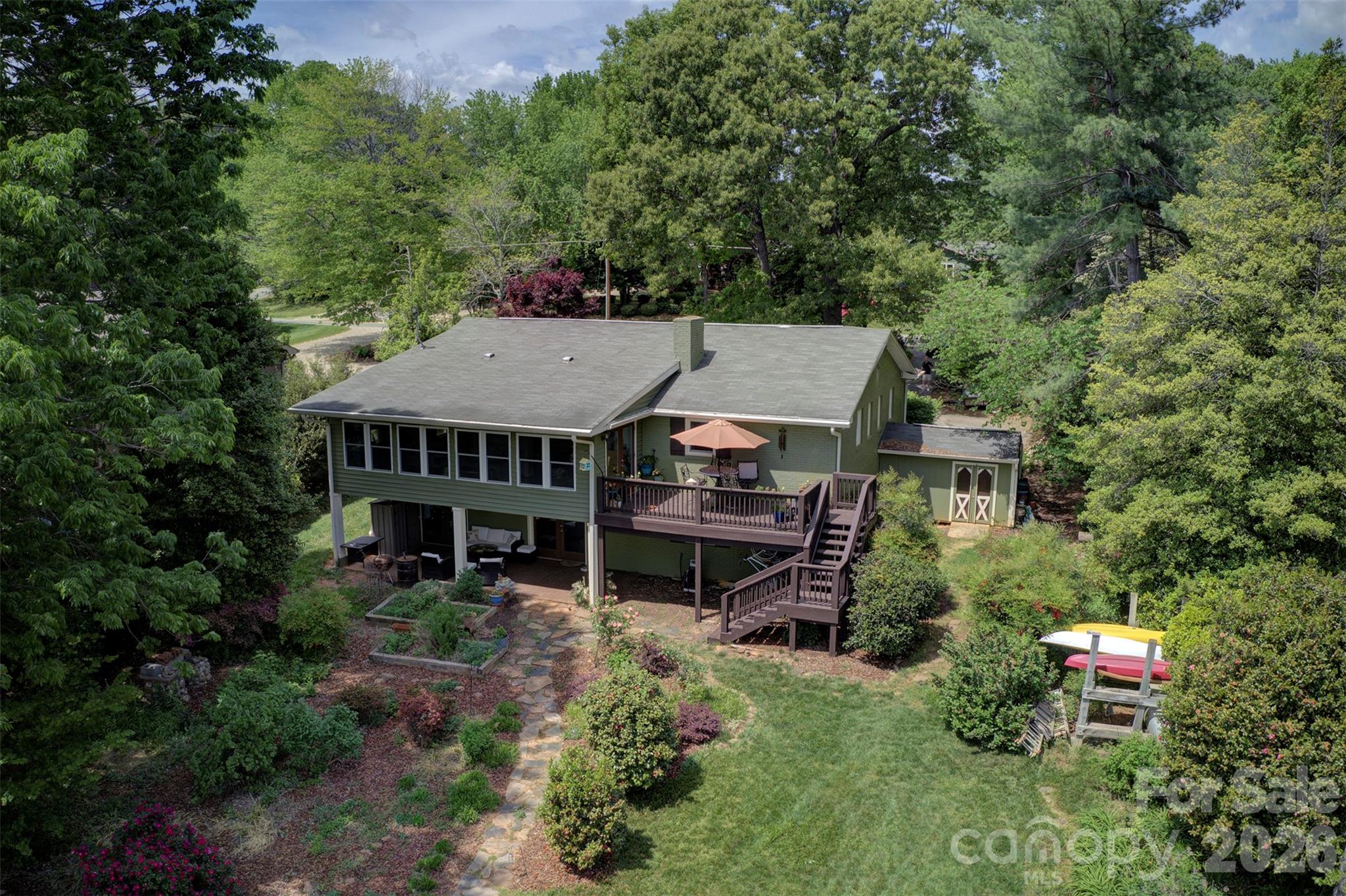 3002 Lake Shore Road S