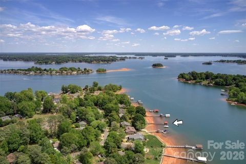 Photo of 3002 Lake Shore Road S, Denver, NC 28037 (MLS # 4370146)