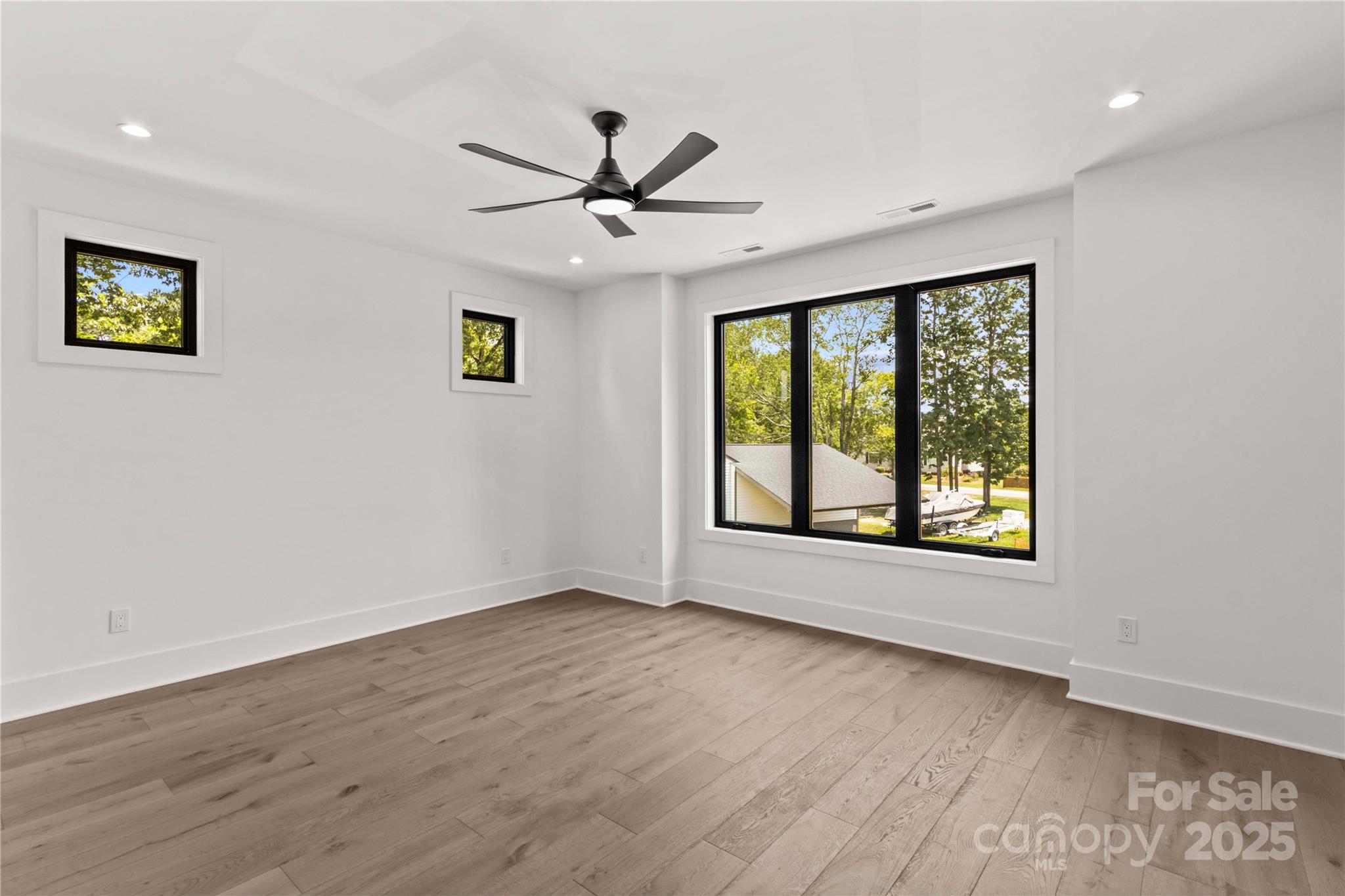 Imperial Point - Residential