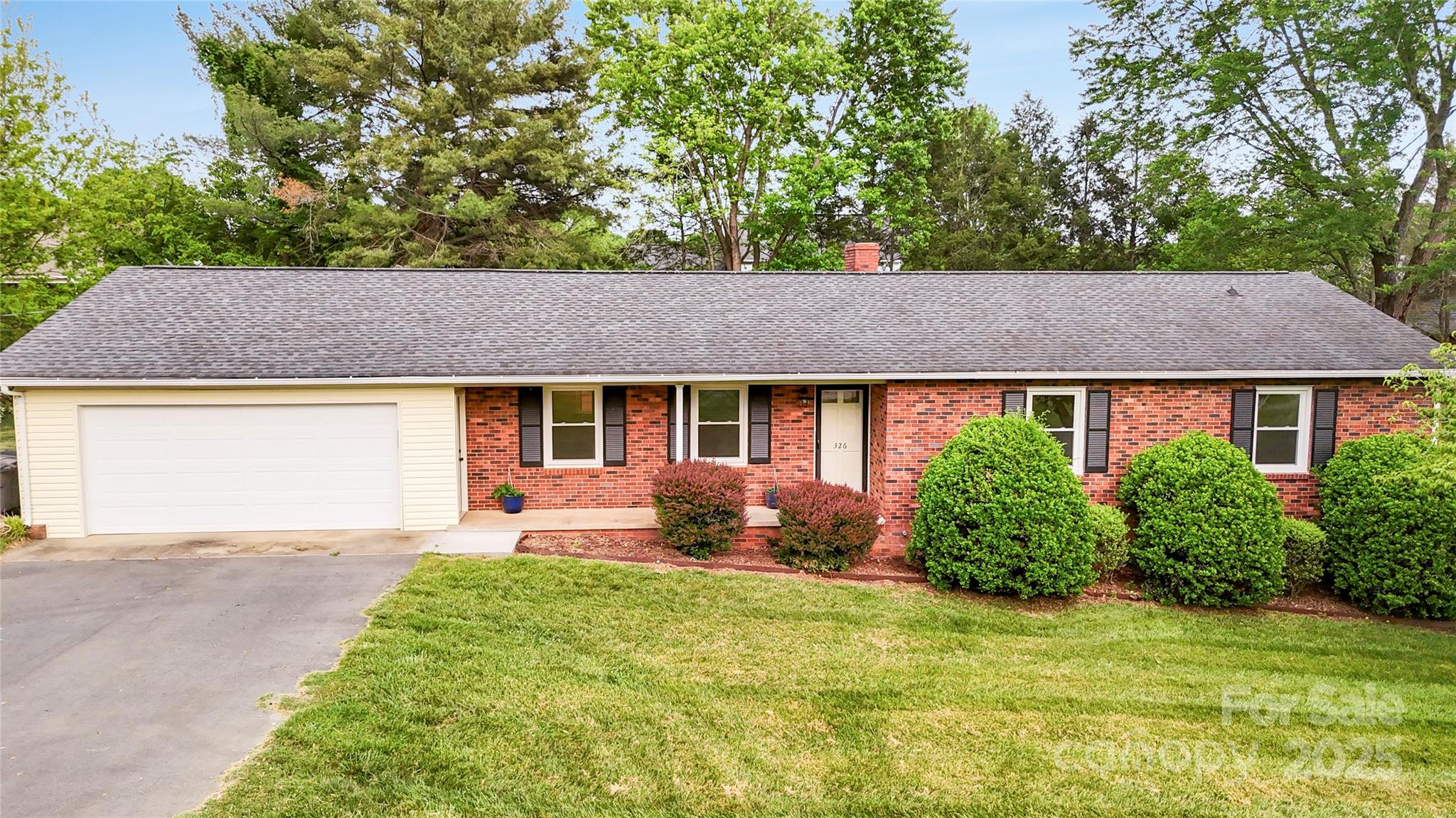 326 N Greenbriar Road