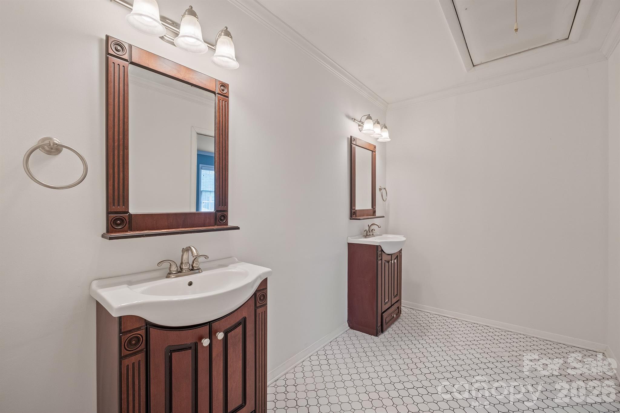 Sardis Forest - Residential