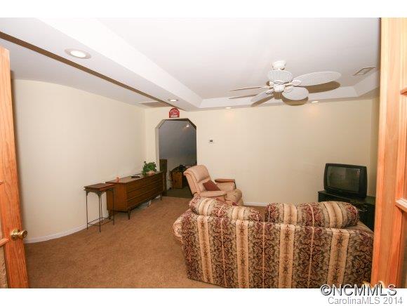 Ruth Villa - Residential