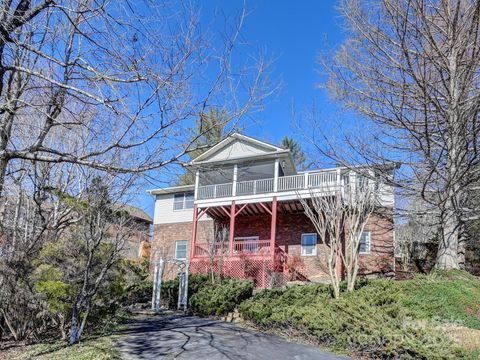 A home in Hendersonville