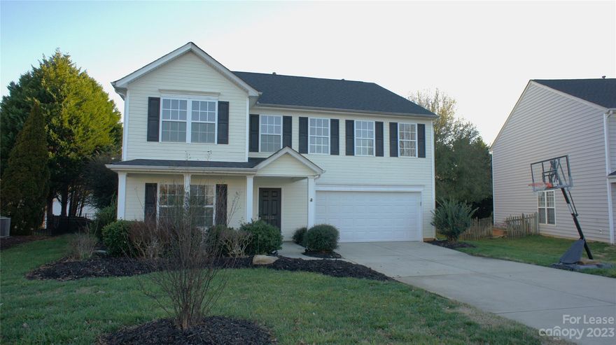 Awesome 4-bedroom home in coveted Matthews address of Weddington Ridge! IMMACULATE home on quiet cul-de-sac street is ready for you to call "home." Tons of natural light w/ plenty of space for family entertaining! Main level features bamboo wood floors throughout an open floorplan w/ living room flowing right into the chef's kitchen featuring granite countertops, SS appliances, center island and tons of cabinet space! Inviting entrance with large entry area that opens into the family room (or could serve as office or dining room). Upper level features 4 bedrooms w/ HUGE primary suite, walk-in closet, and en-suite bath. Inviting, open loft space also on upper floor that makes a great exercise room, play space, or game room. Enjoy the outdoors in the large screened-in rear patio w/ fenced-in backyard. Enjoy summer-time at the community pool or get your exercise in with daily walks. And all within close proximity to shopping, restaurants, and entertainment!