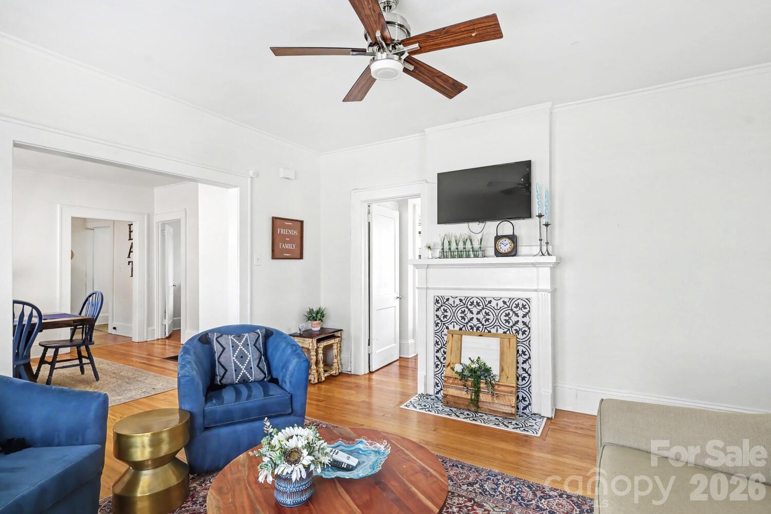 335 S Torrence Street