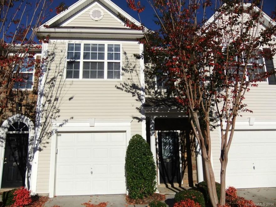 Neutral Carpet & Paint, Granite Kitchen Counters, Tile Backsplash, Stainless Appliances, Glass Cooktop, Tons of Kitchen Cabinets, Microwave, Family Room w/Ceiling Fan is Open to Dining Room, Corner Fireplace w/Gas Logs, Spacious Master Suite w/Ceiling Fan, Garden Tub, Shower & Double Sinks, Hall Bath w/Tub & Shower, WalkIn Closet, Washer & Dryer included, Home in Excellent Cond., Gas Heat, Central Air, Garage has Automatic Opener. Pool & Clubhouse, Convenient to I-77, Excellent Fort Mill Schools