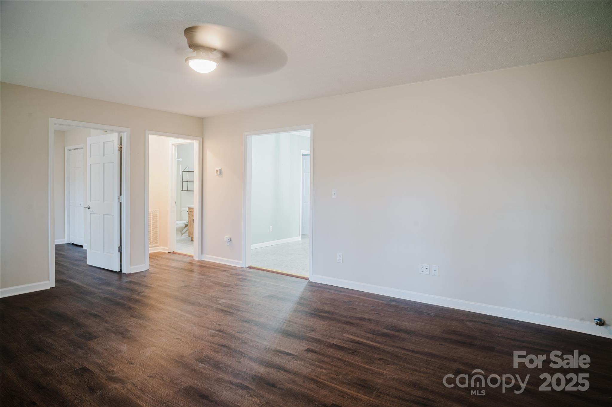 Twelve Oaks - Residential