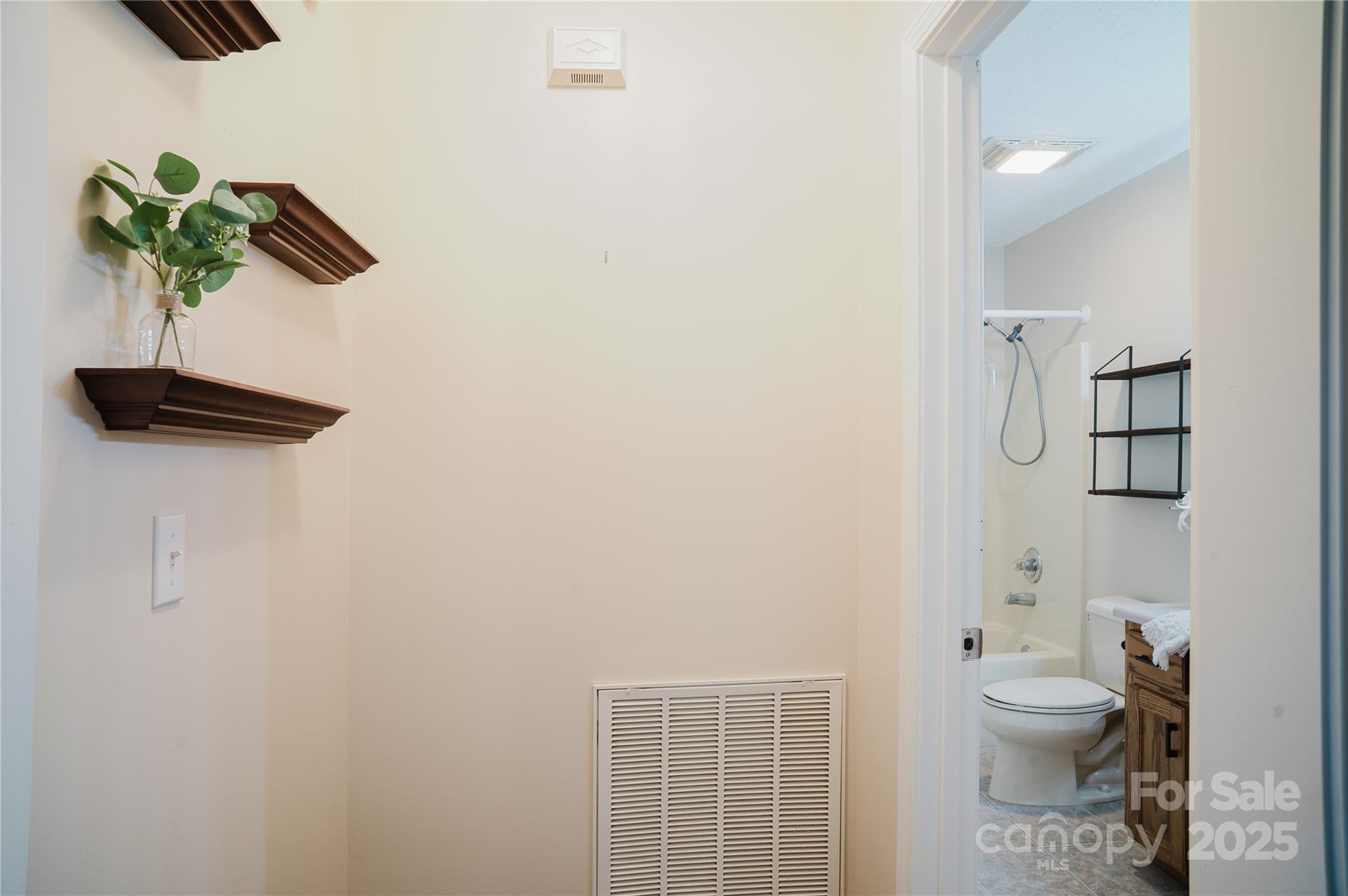 Twelve Oaks - Residential