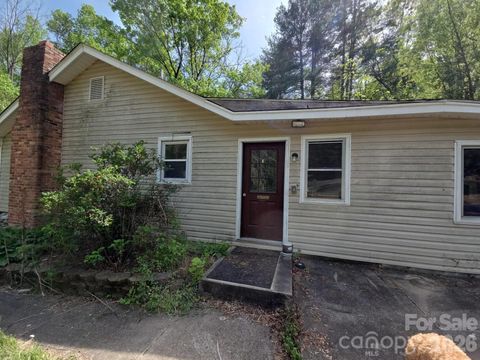 Photo of 208 Mckinnish Cove Road, Asheville, NC 28806 (MLS # 4379589)