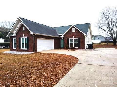 Photo of 1901 Timber Lane Drive, Monroe, NC 28110 (MLS # 4329068)