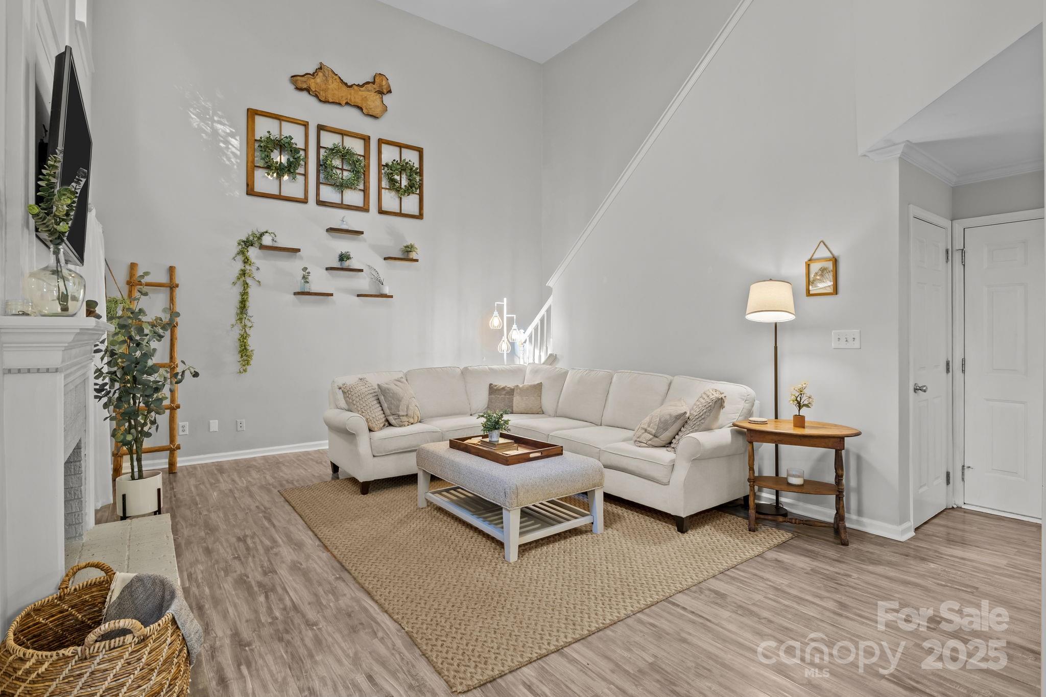 7712 Leisure Lane