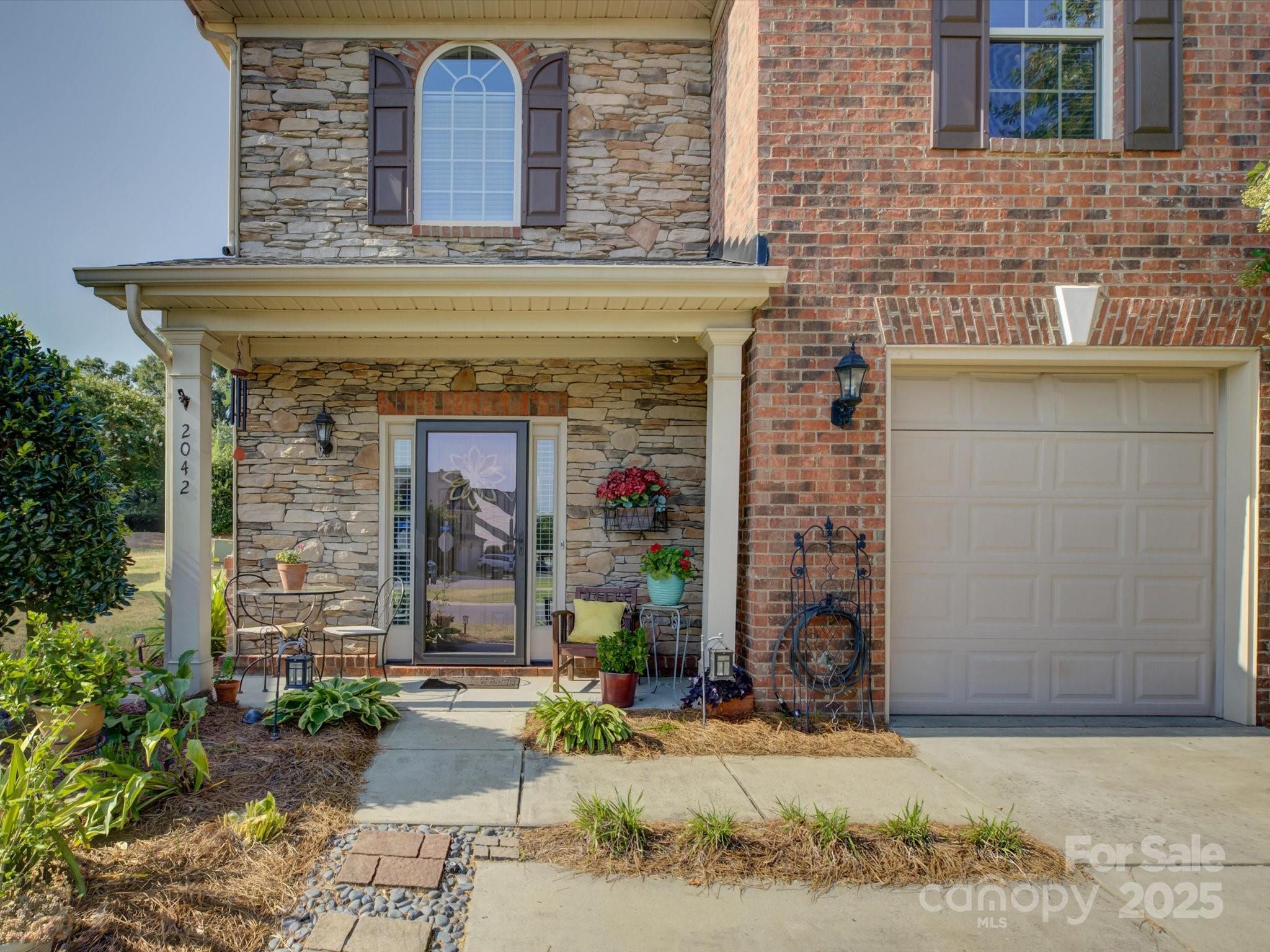 2042 Oxford Heights
