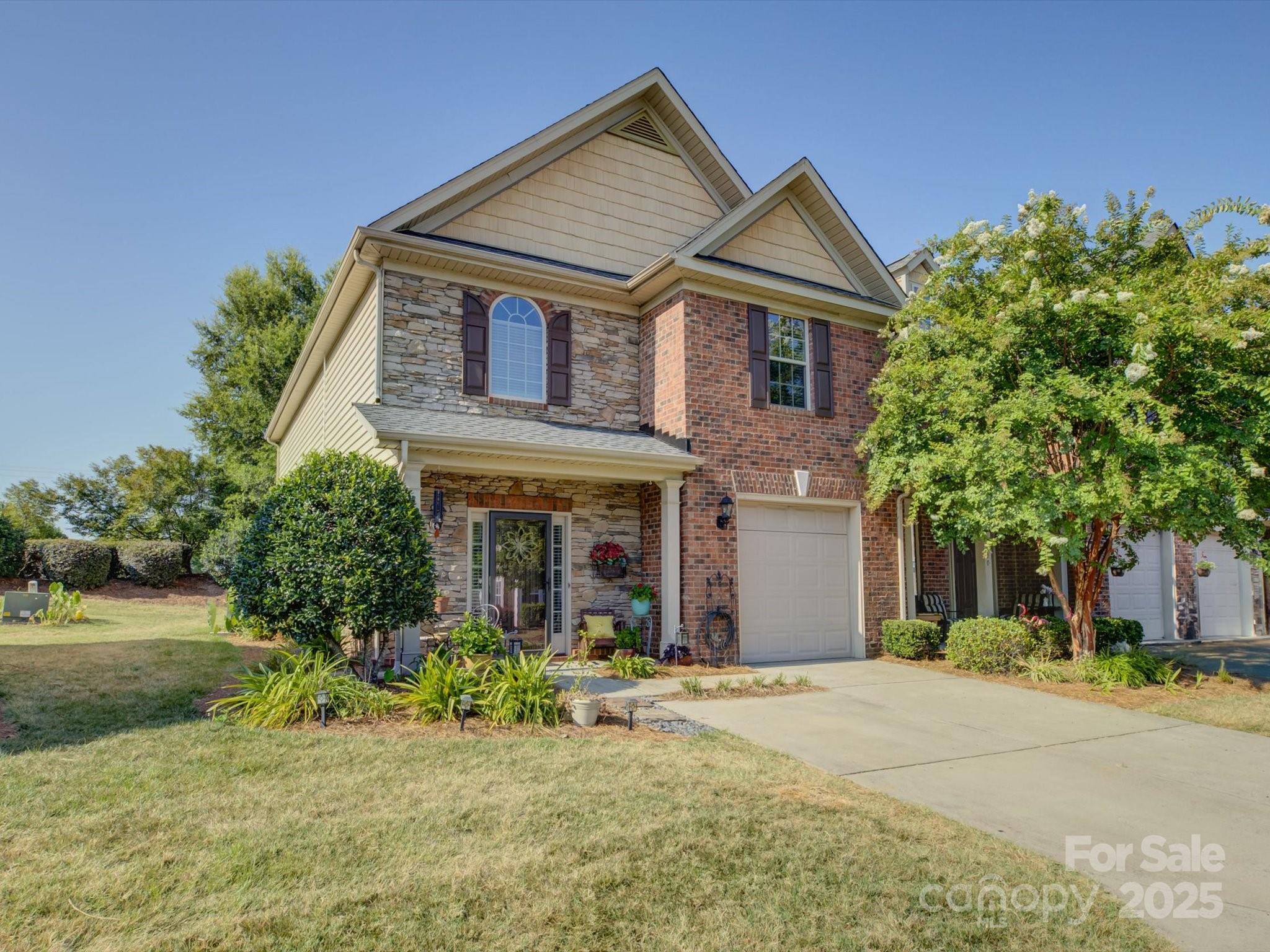2042 Oxford Heights