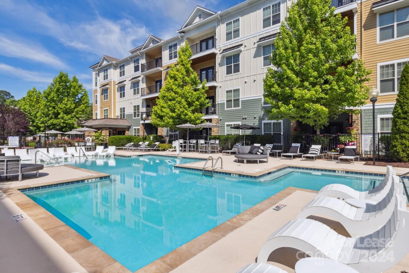 Asheville, North Carolina 28805, United States, 3 Bedrooms Bedrooms, ,3 BathroomsBathrooms,Residential,Active,56431