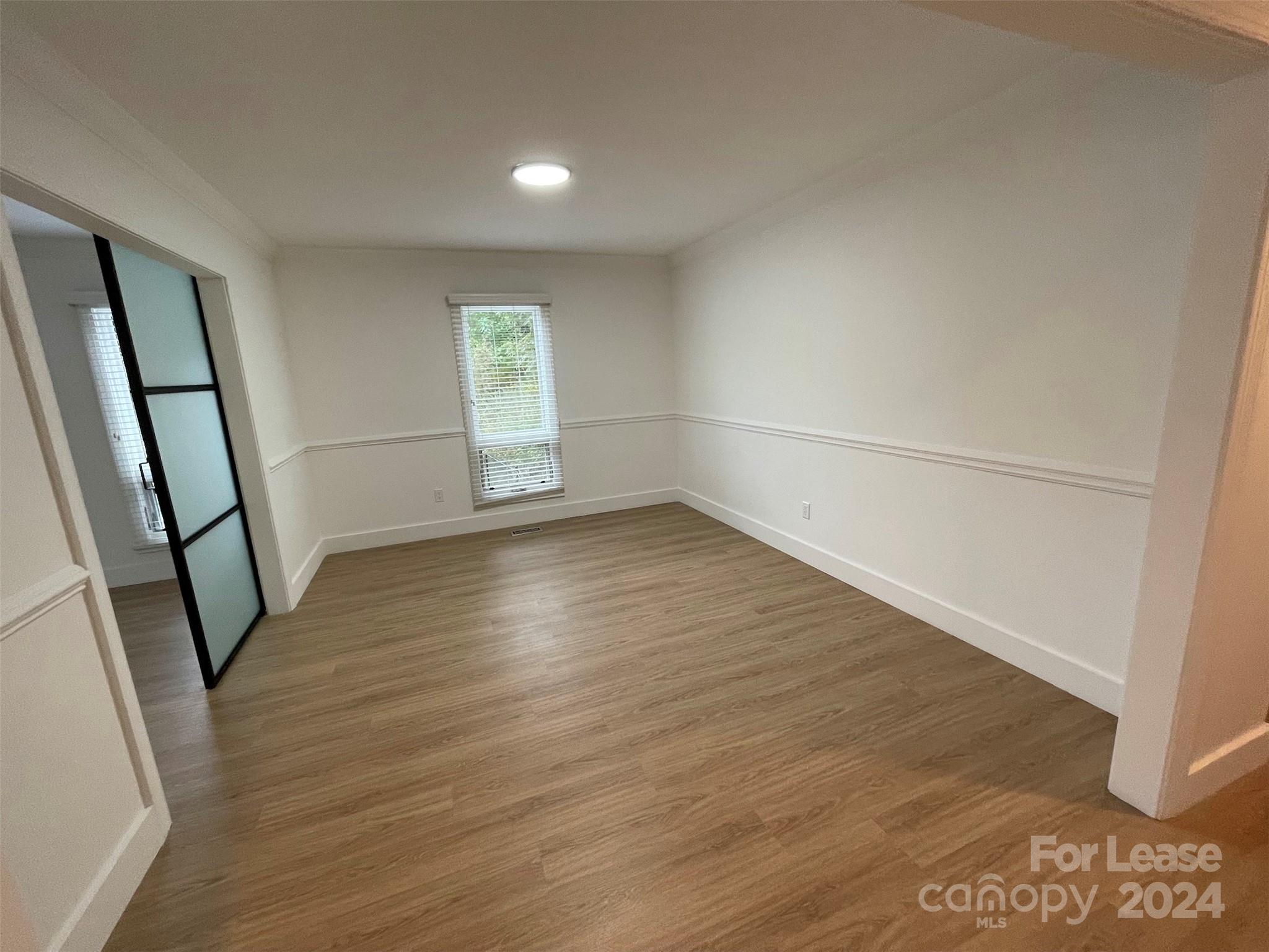 Asheville, North Carolina 28805, United States, 3 Bedrooms Bedrooms, ,3 BathroomsBathrooms,Residential,Active,56431