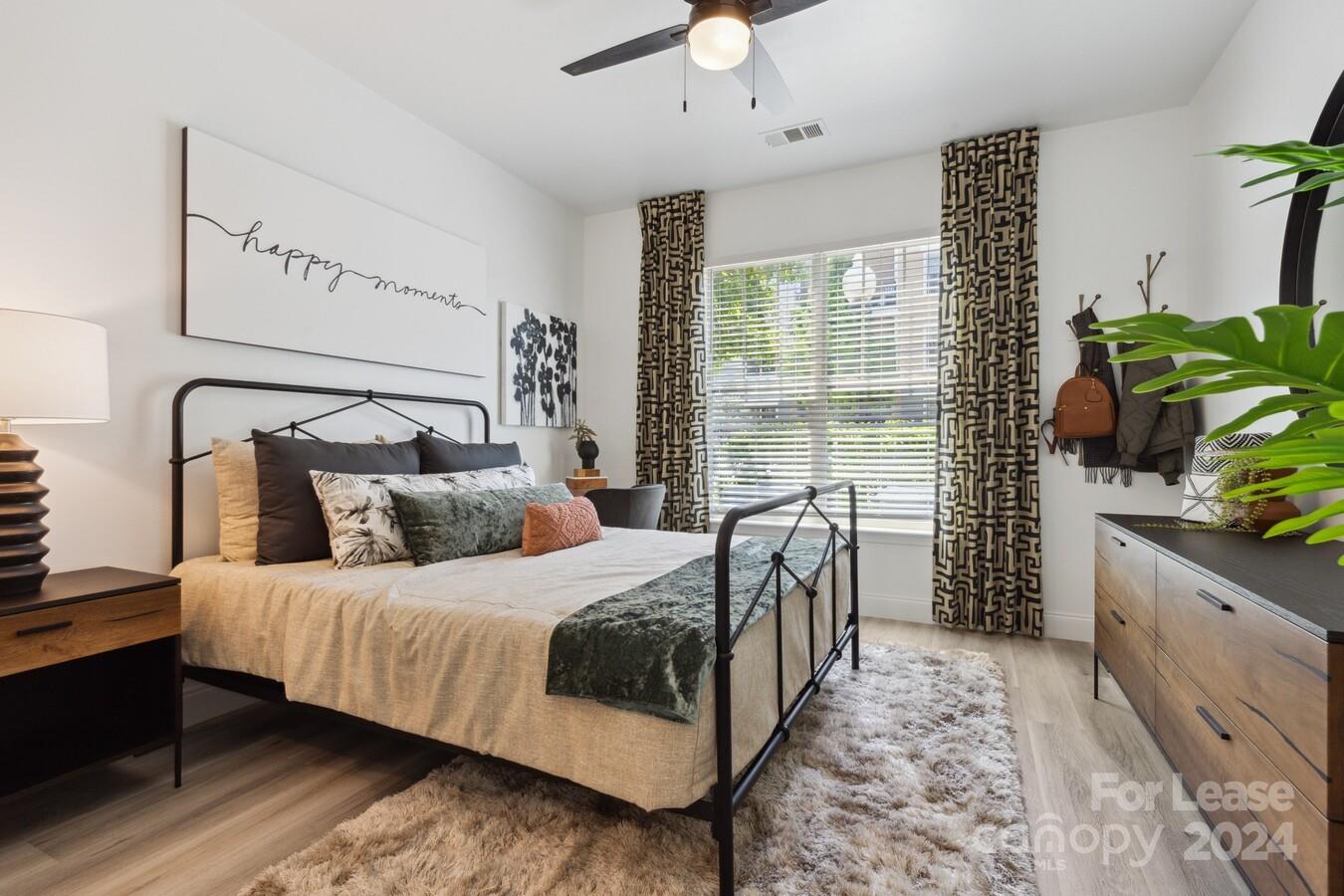Asheville, North Carolina 28805, United States, 3 Bedrooms Bedrooms, ,3 BathroomsBathrooms,Residential,Active,56431