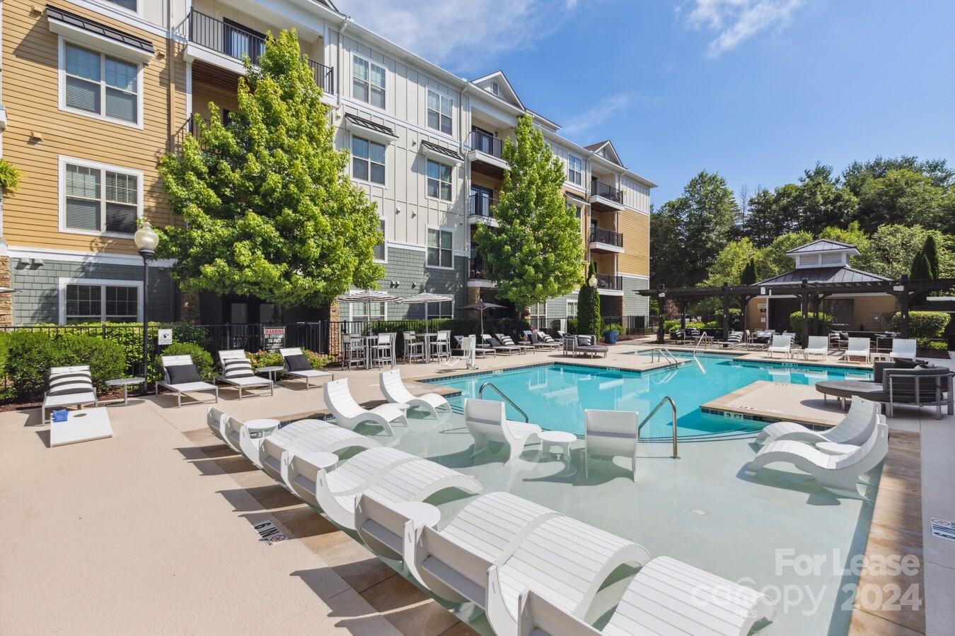 Asheville, North Carolina 28805, United States, 3 Bedrooms Bedrooms, ,3 BathroomsBathrooms,Residential,Active,56431
