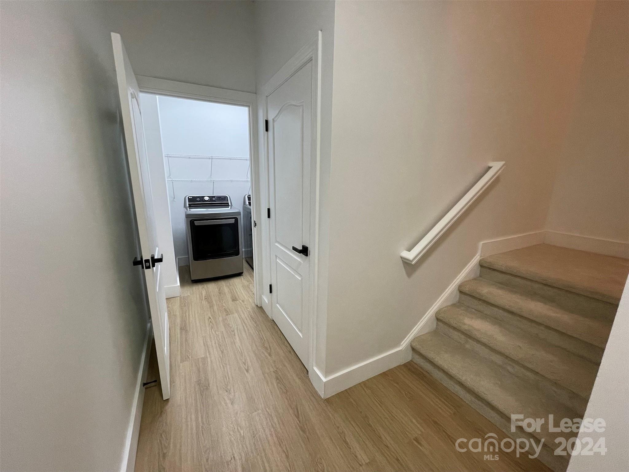 Asheville, North Carolina 28805, United States, 3 Bedrooms Bedrooms, ,3 BathroomsBathrooms,Residential,Active,56431