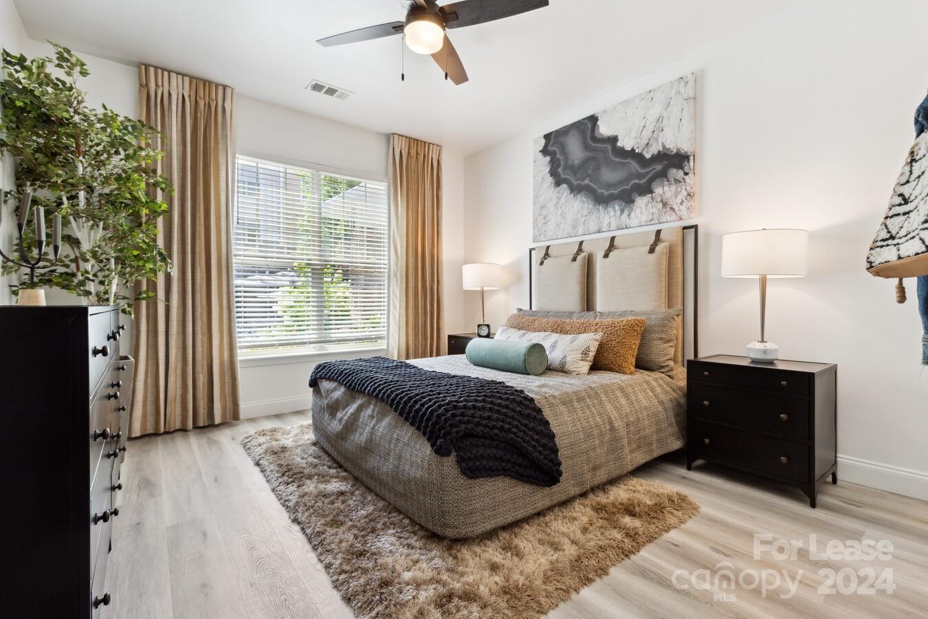 Asheville, North Carolina 28805, United States, 3 Bedrooms Bedrooms, ,3 BathroomsBathrooms,Residential,Active,56431