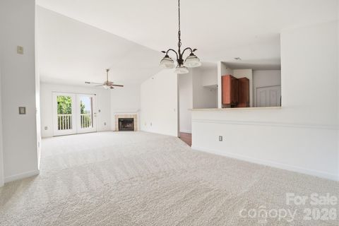 Photo of 9976 Hyde Glen Court, Charlotte, NC 28262 (MLS # 4377383)
