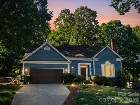 Photo of 2133 Highland View Lane, Charlotte, NC 28214 (MLS # 4372769)