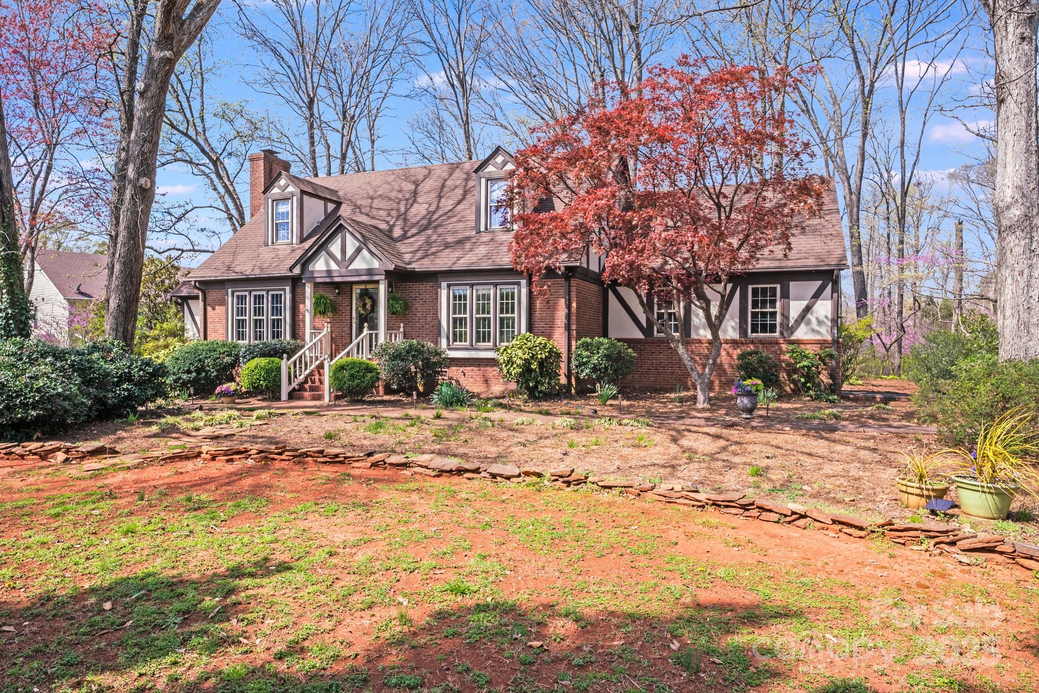 2324 Chestnut Lane