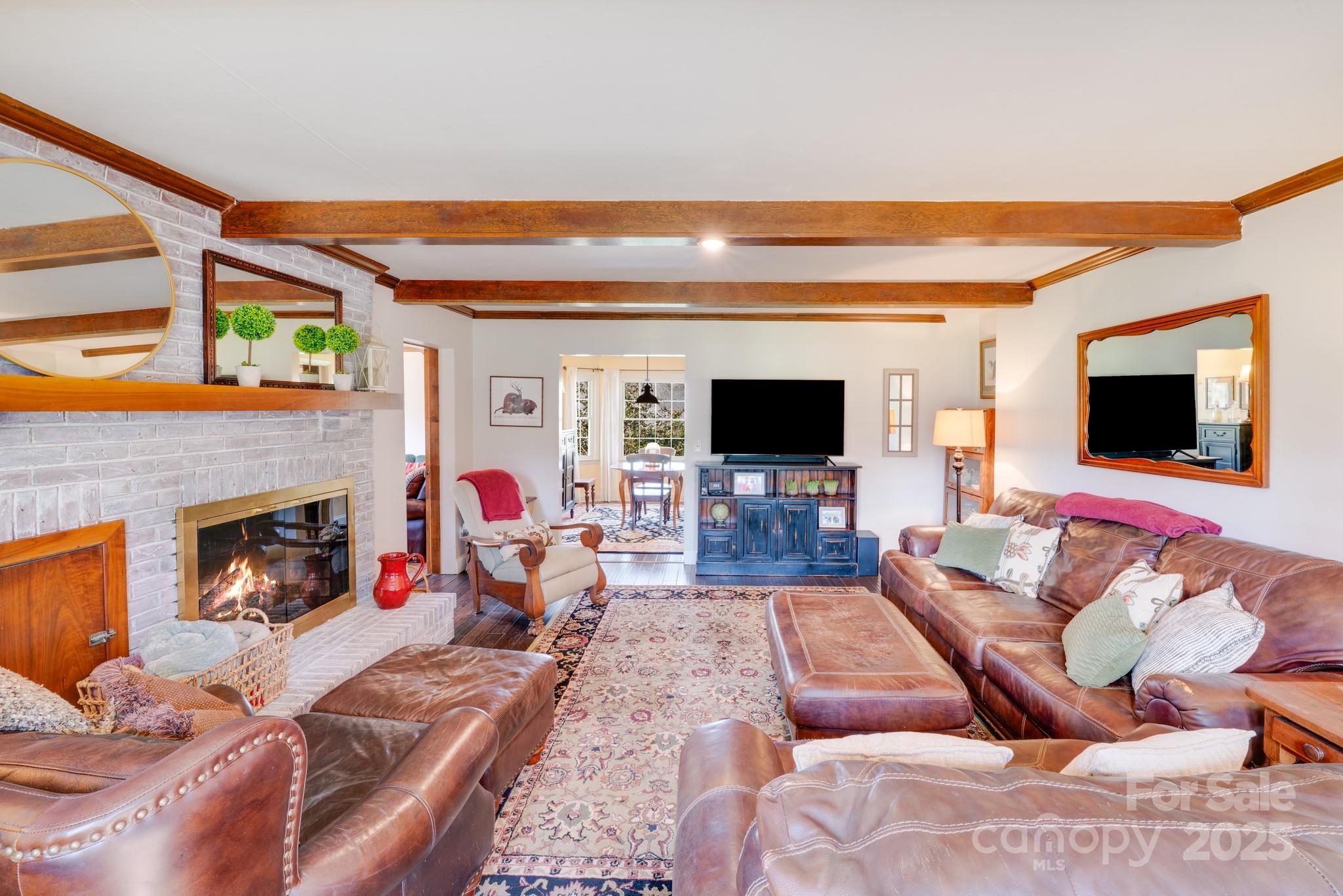2324 Chestnut Lane