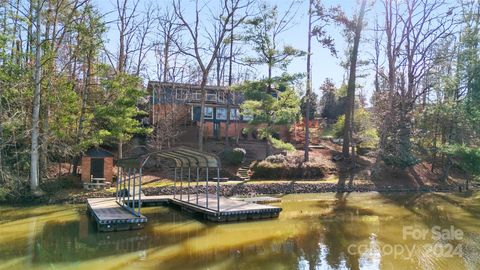 A home in Hickory