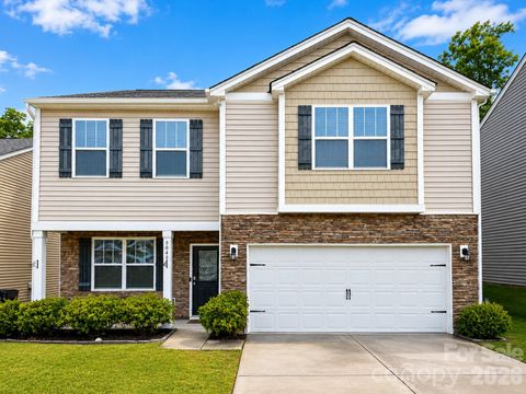 Photo of 5048 Deisy May Lane, Matthews, NC 28105 (MLS # 4386465)