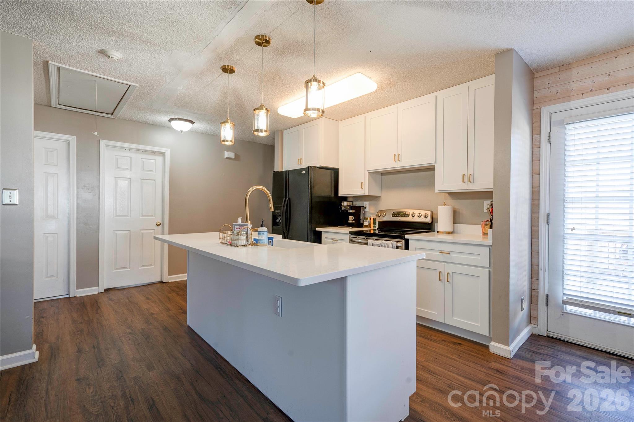 1925 W Randolph Road