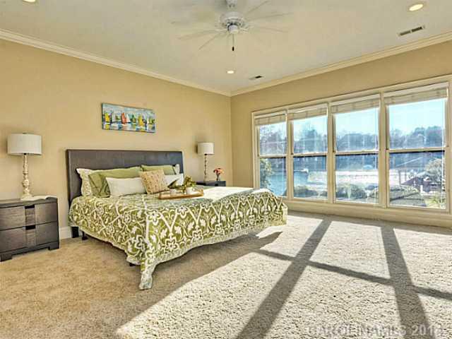 The Peninsula - Residential