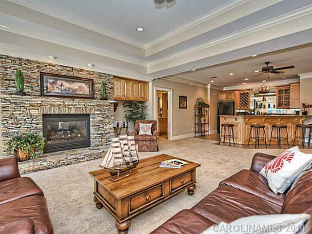 The Peninsula - Residential