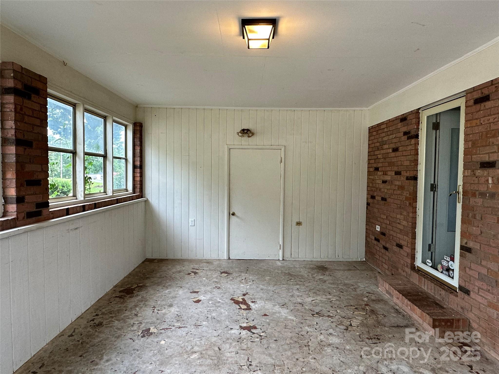 Oakdale Forest - Residential Lease