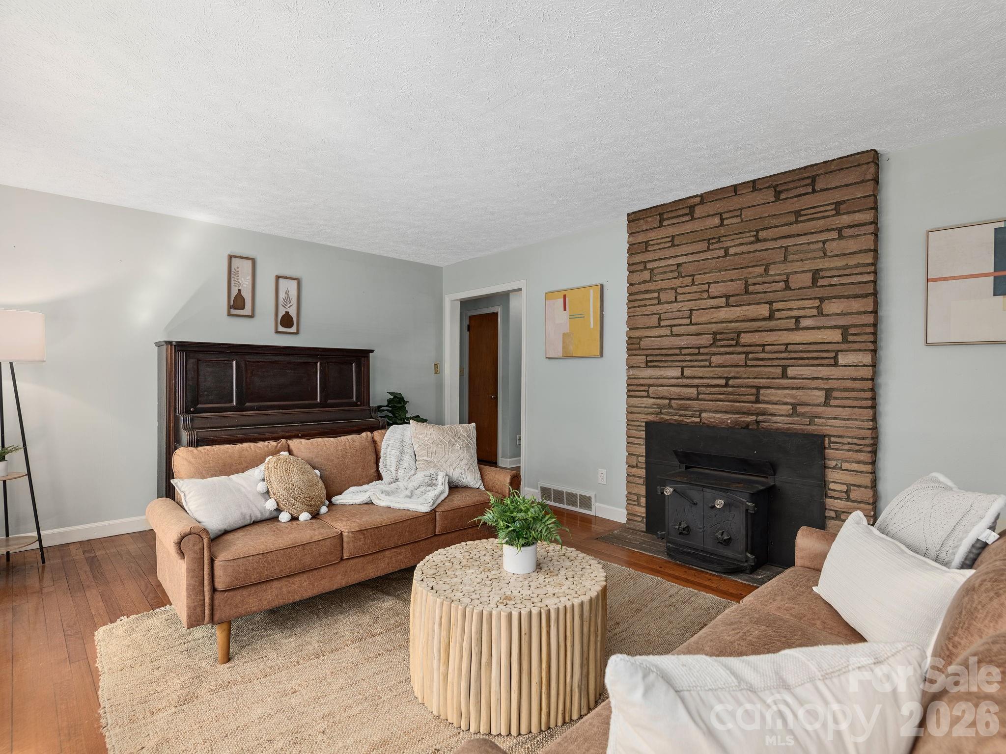 8 Fernlawn Road