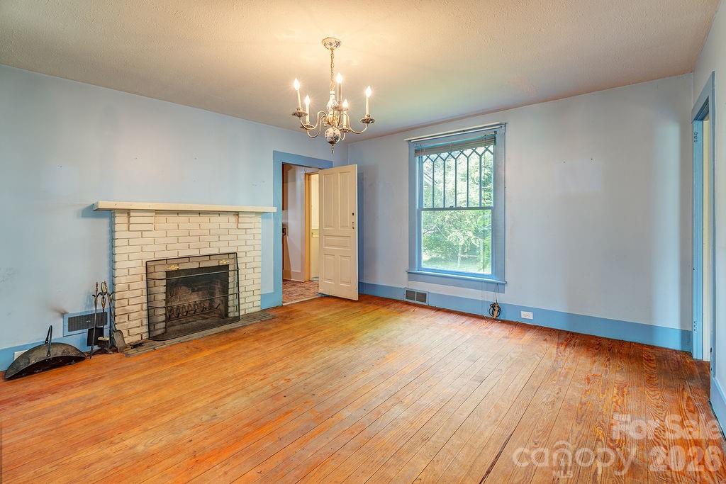 648 Lakeshore Drive
