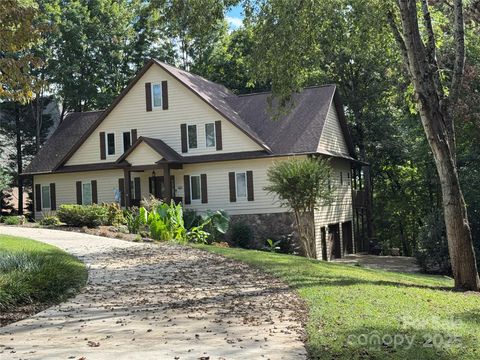 Photo of 316 Players Ridge Road #lot 18 & 17, Hickory, NC 28601 (MLS # 4305590)