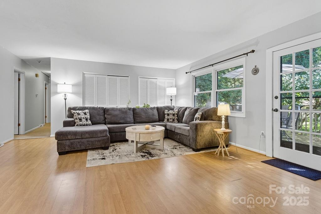 2 Fernbrook Place