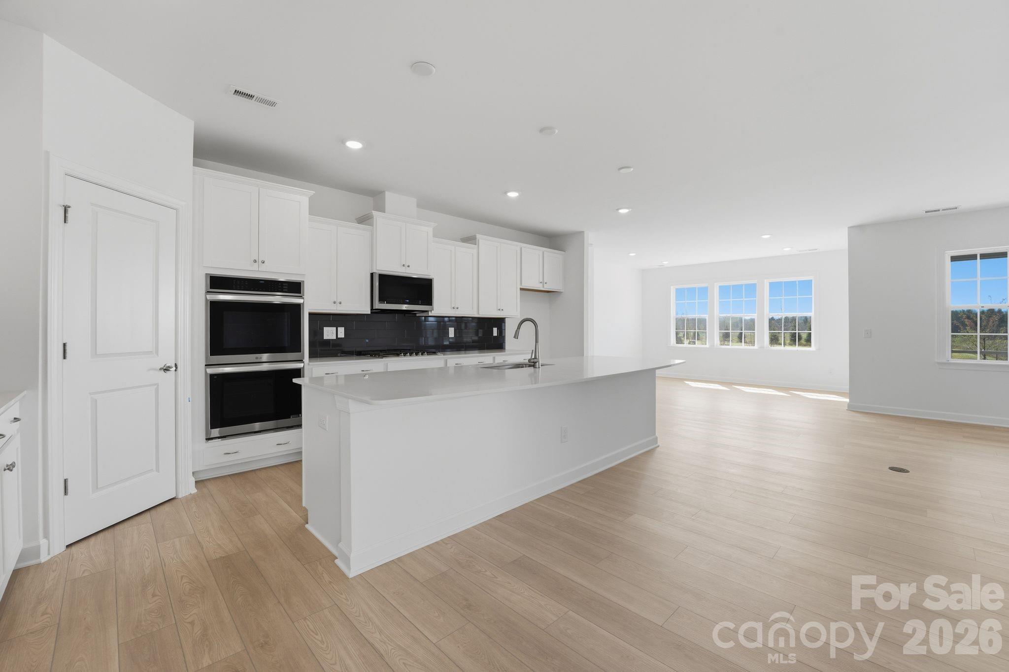 Roselyn - Residential