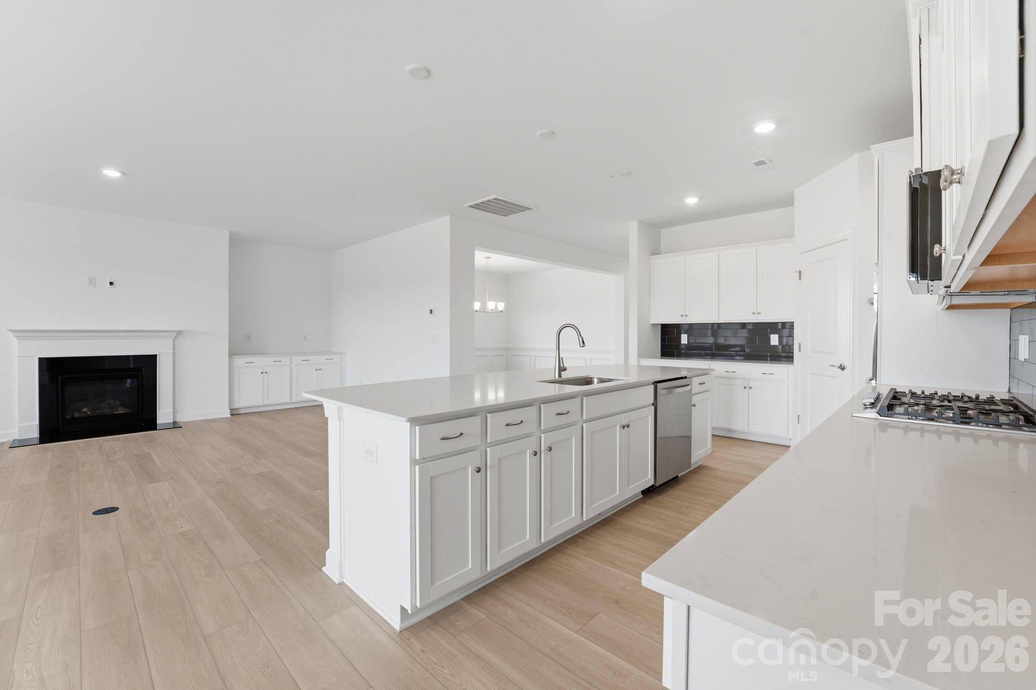 Roselyn - Residential